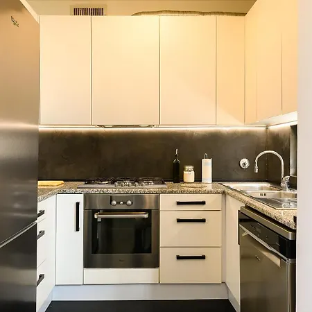 Peaceful Penthouse With Garage By Ndp Rent Apartamento Roma