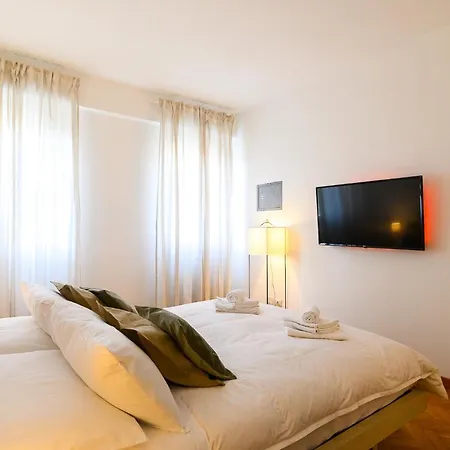 Peaceful Penthouse With Garage By Ndp Rent Apartamento *
